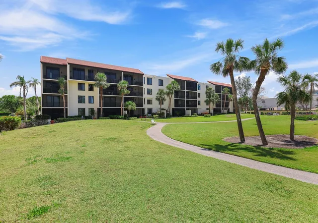 Homes for sale in Longboat Key, FL | 1935 Gulf Of Mexico Dr #G7-304, Longboat Key, FL 34228 | MLS# TB8496217