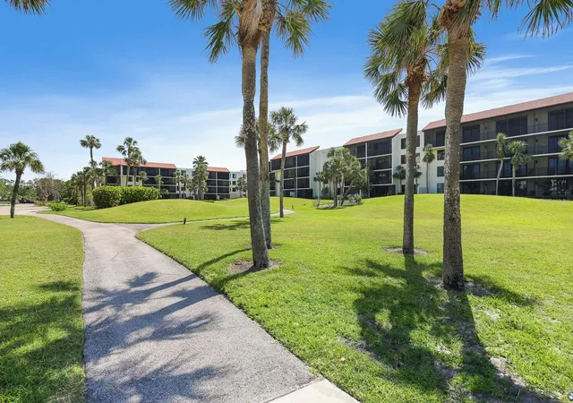 Homes for sale in Longboat Key, FL | 1935 Gulf Of Mexico Dr #G7-304, Longboat Key, FL 34228 | MLS# TB8496217