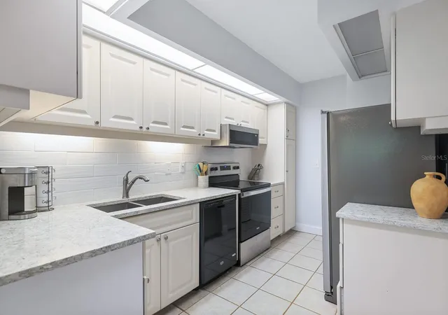 Homes for sale in Longboat Key, FL | 1935 Gulf Of Mexico Dr #G7-304, Longboat Key, FL 34228 | MLS# TB8496217