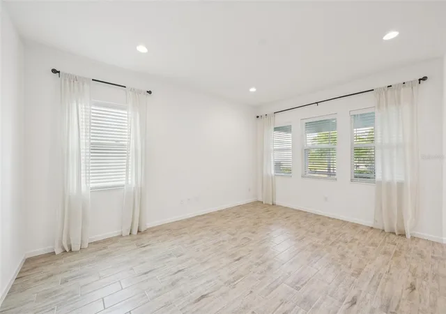 Photo 3 of Single family home for sale at 806 Winterside Dr, Apollo Beach, FL 33572 | MLS# TB8496227 | Listing updated on 2026-08-28