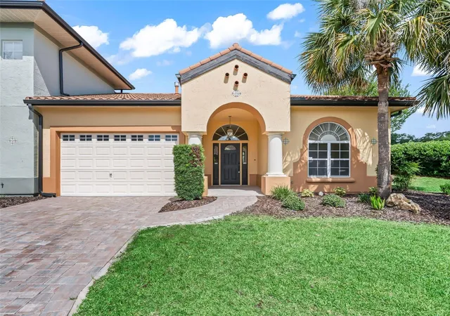 1st image of 1256 Avenida De Las Casas, Lady Lake, FL 32159 | MLS# G5110841