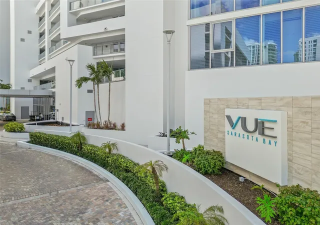 2nd image of 1155 N Gulfstream Ave #306, Sarasota, FL 34236 | MLS# A4689553