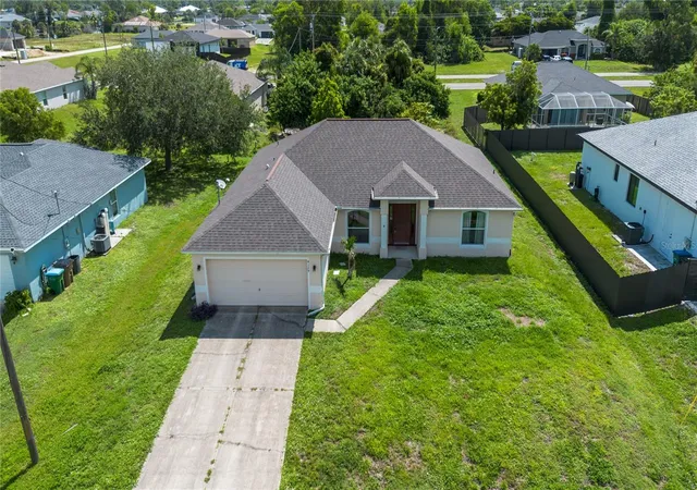 45th image of 4129 Ne 19th Pl, Cape Coral, FL 33909 | MLS# O6398018