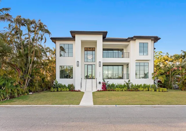 1st image of 337 Coffee Pot Dr Ne, St Petersburg, FL 33704 | MLS# TB8496270