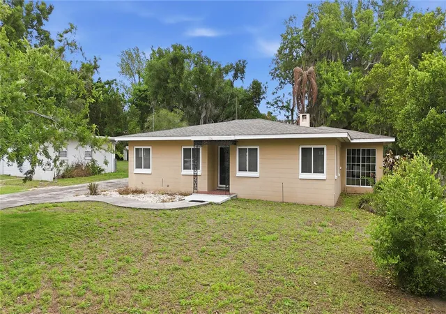 4th image of 126 E Magnolia Ave, Howey In The Hills, FL 34737 | MLS# G5110848