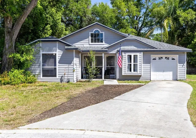2nd image of 601 Arlington Ct, Eustis, FL 32726 | MLS# O6398039