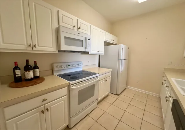 Listing Photo 4 - Condo for sale in building located at 13536 Turtle Marsh Loop, Orlando, FL 32837 - Unit #532