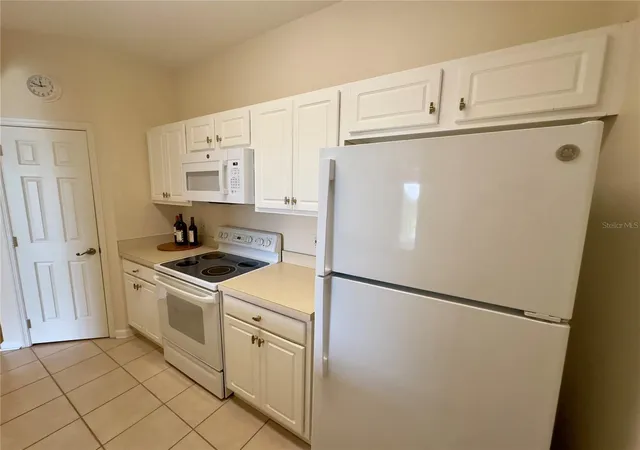 Listing Photo 5 - Condo for sale in building located at 13536 Turtle Marsh Loop, Orlando, FL 32837 - Unit #532