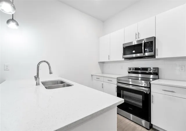 Photo 3 of Townhouse for sale at 485 Famagusta Dr, Davenport, FL 33896 | MLS# O6398079 | Listing updated on 2026-08-02