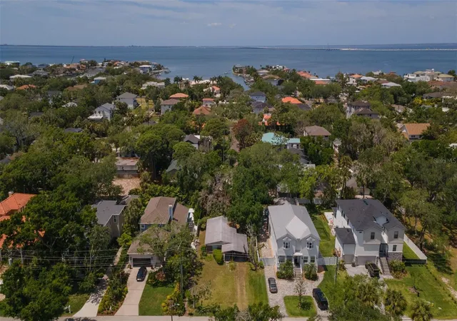 Homes for sale in Tampa, FL | 2305 S Occident St, Tampa, FL 33629 | MLS# TB8496376