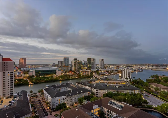 Homes for sale in Tampa, FL | 450 Knights Run Ave #1901, Tampa, FL 33602 | MLS# TB8496386