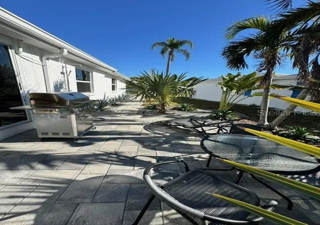Homes for sale in Longboat Key, FL | 541 Spanish Dr N, Longboat Key, FL 34228 | MLS# TB8496387