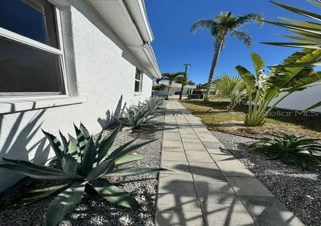 Homes for sale in Longboat Key, FL | 541 Spanish Dr N, Longboat Key, FL 34228 | MLS# TB8496387