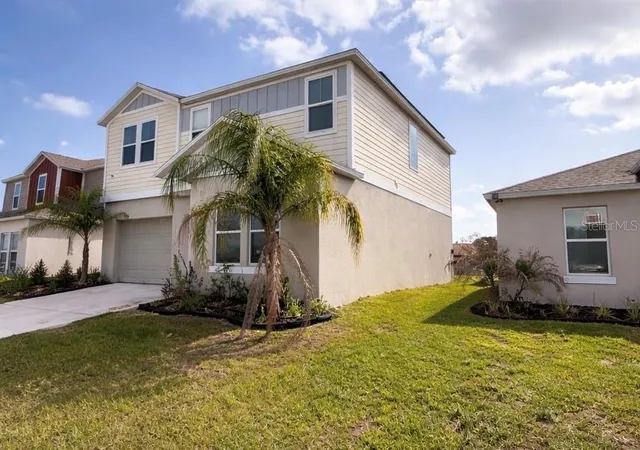 Photo 3 of Single family home for sale at 1392 Axel Cir, Winter Haven, FL 33880 | MLS# S5147603 | Listing updated on 2026-04-15