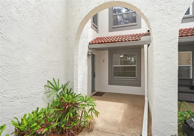 3rd image of 500 Santa Cruz Pl Ne #D, Saint Petersburg, FL 33703 | MLS# TB8496391