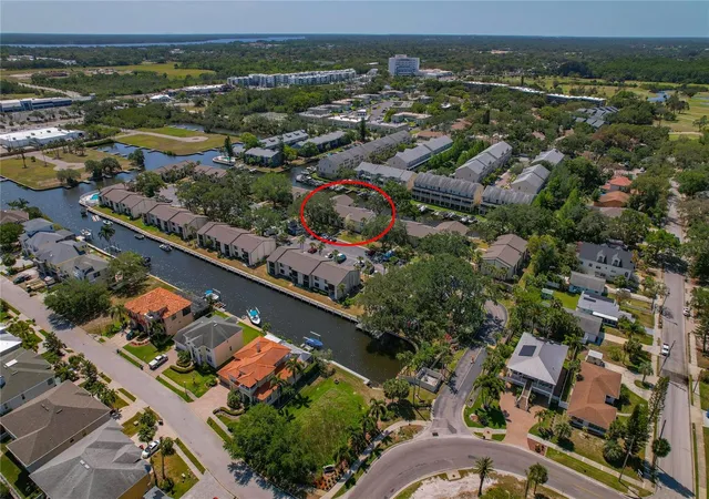 2nd image of 340 Moorings Cvs Dr, TARPON SPRINGS, FL 34689