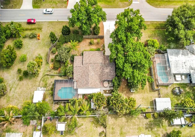 1st image of 601 E Seminole Dr, Venice, FL 34293 | MLS# S5147610