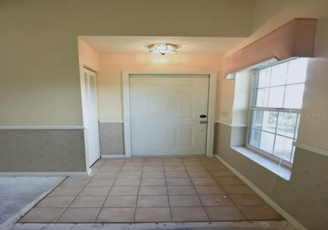 Photo 3 of House for sale at 2401 SW 20th Court, Ocala, FL 34471 | MLS# W7884725 | Listing updated on 2026-09-03