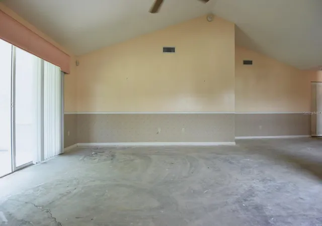 Photo 4 of House for sale at 2401 SW 20th Court, Ocala, FL 34471 | MLS# W7884725 | Listing updated on 2026-09-03