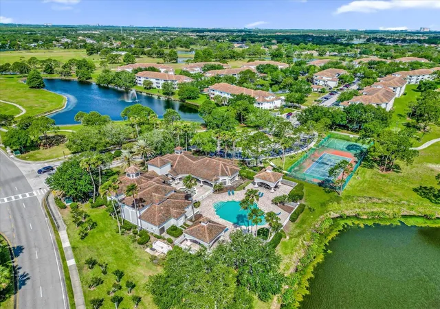 Photo 4 of Condo for sale at 13803 Fairway Is Dr #1626, Orlando, FL 32837 | MLS# O6398130 | Listing updated on 2026-08-07