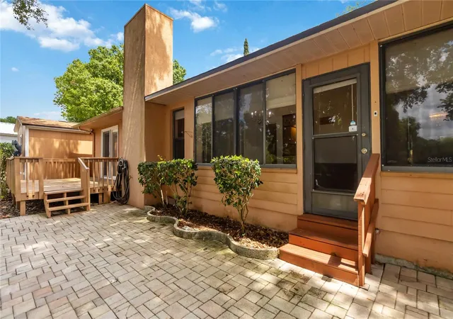 4th image of 9835 Lakeshore Dr, Clermont, FL 34711 | MLS# O6398144