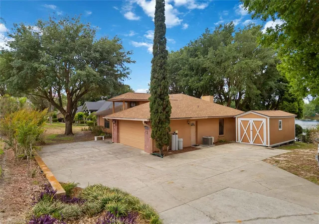 5th image of 9835 Lakeshore Dr, Clermont, FL 34711 | MLS# O6398144