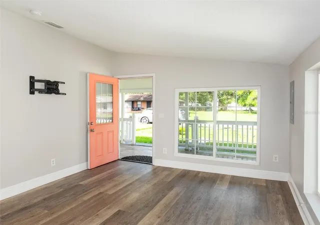 3rd image of 1105 Willow Ave, Sanford, FL 32771 | MLS# O6398162