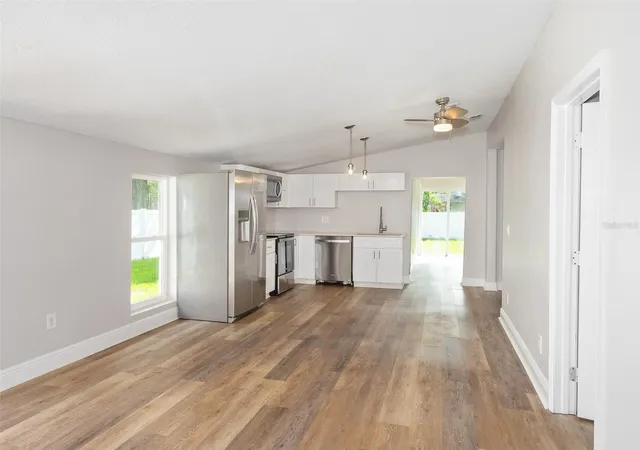4th image of 1105 Willow Ave, Sanford, FL 32771 | MLS# O6398162