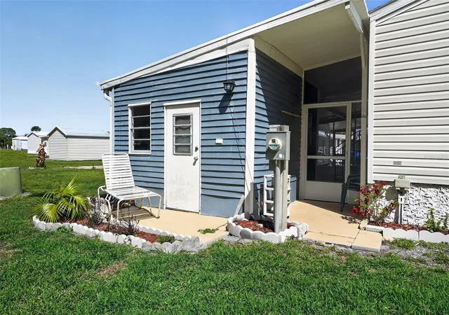 Photo 4 of Manufactured home for sale at 132 Holiday Park Blvd NE, Palm Bay, FL 32907 | MLS# O6398209 | Listing updated on 2026-04-15