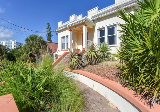 Photo 1 of Single family home for sale at 213 Jessamine Blvd, Daytona Beach, FL 32118 | MLS# O6398210 | Listing updated on 2026-09-28