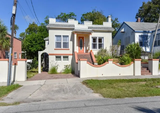 Photo 3 of Single family home for sale at 213 Jessamine Blvd, Daytona Beach, FL 32118 | MLS# O6398210 | Listing updated on 2026-09-28