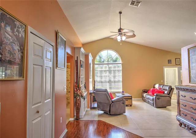 4th image of 684 Yorkshire Dr, Oviedo, FL 32765 | MLS# O6398212