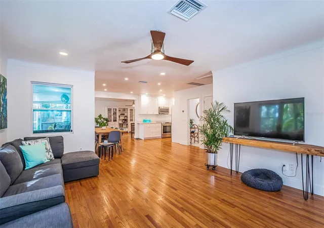 Photo 3 of Single family home for sale at 2657 44th Street S, Gulfport, FL 33711 | MLS# TB8496529 | Listing updated on 2026-09-23
