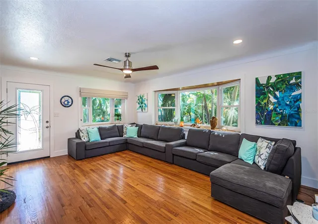 Photo 4 of Single family home for sale at 2657 44th Street S, Gulfport, FL 33711 | MLS# TB8496529 | Listing updated on 2026-09-23