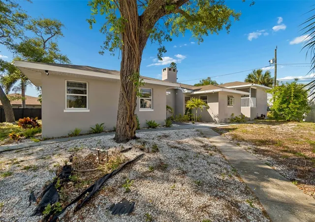 Homes for sale in Largo, FL | 125 Harbor Bluff Dr, Largo, FL 33770 | MLS# TB8496539