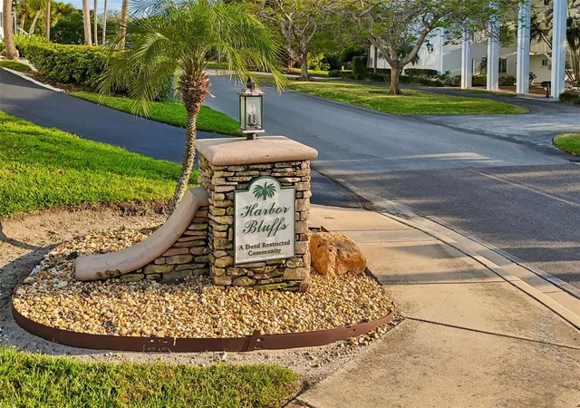 Homes for sale in Largo, FL | 125 Harbor Bluff Dr, Largo, FL 33770 | MLS# TB8496539