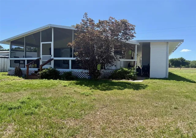 3rd image of 13519 Woodland Dr, Astatula, FL 34705 | MLS# O6398231