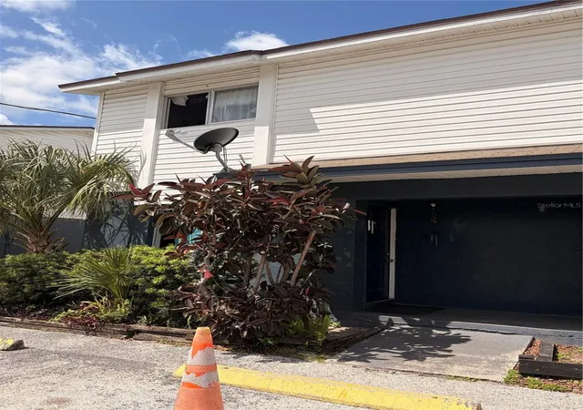 Townhouse for sale at 13050 Londondary Pl, Tampa, FL 33612 | MLS# TB8496577