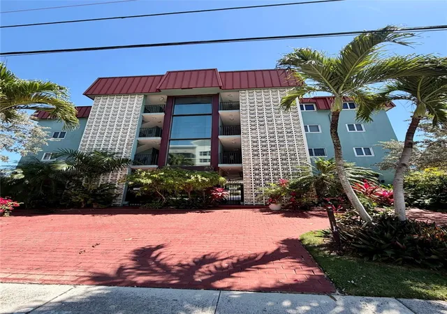 1st image of 180 Se 20th Ave #303, Deerfield Beach, FL 33441 | MLS# TB8496601