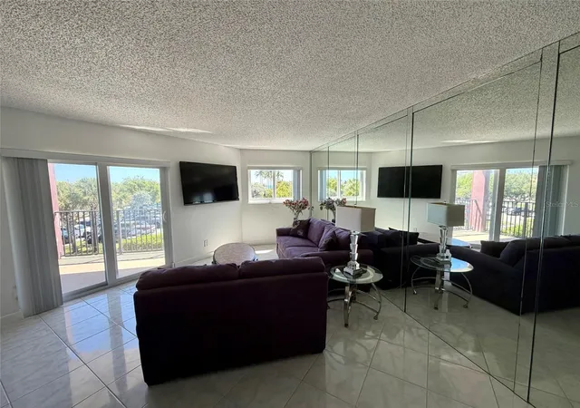4th image of 180 Se 20Th Ave, Deerfield Beach, FL 33441