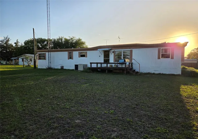 Photo 1 of Manufactured home for sale at 17420 Se 36th Lane, Ocklawaha, FL 32179 | MLS# OM722581 | Listing updated on 2026-09-14