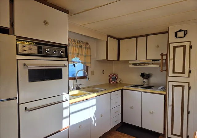 Photo 3 of Manufactured home for sale at 17420 SE 36th Lane, Ocklawaha, FL 32179 | MLS# OM722581 | Listing updated on 2026-09-14