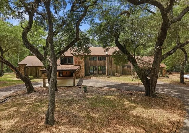 Photo 3 of Single family home for sale at 16650 Ne 53rd Lane, Williston, FL 32696 | MLS# W7884747 | Listing updated on 2026-10-07