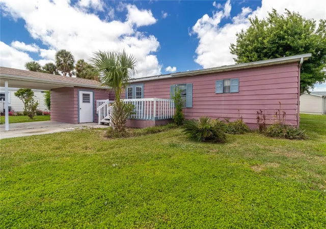 Photo 3 of Sale Pending at 48 Quail Ct, Ellenton, FL 34222 | MLS# A4689656 | Listing updated on 2026-09-21