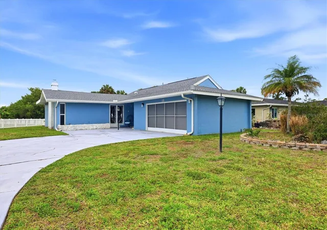 3rd image of 12 Golfview Ct, Rotonda West, FL 33947 | MLS# D6147006
