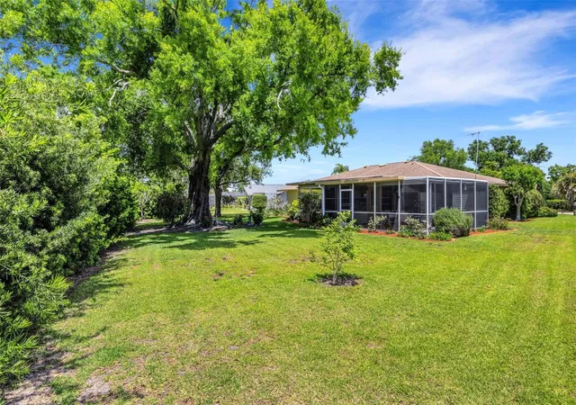 2nd image of 1518 70th St W, Bradenton, FL 34209 | MLS# A4689657
