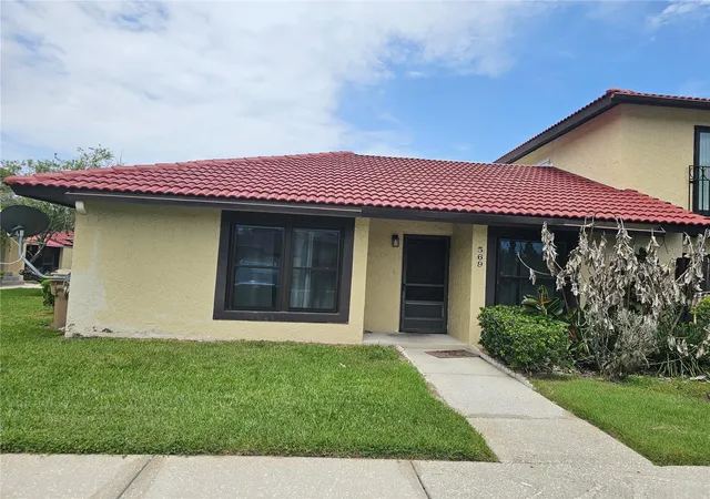Homes for sale in Kissimmee, FL | 569 Hunter Cir, Kissimmee, FL 34758 | MLS# S5147655