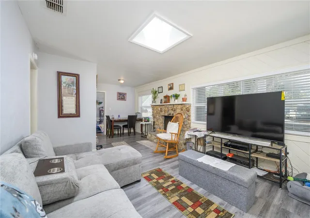 Photo 3 of Single family home for sale at 1006 San Domingo Rd, Orlando, FL 32808 | MLS# O6398332 | Listing updated on 2026-07-14