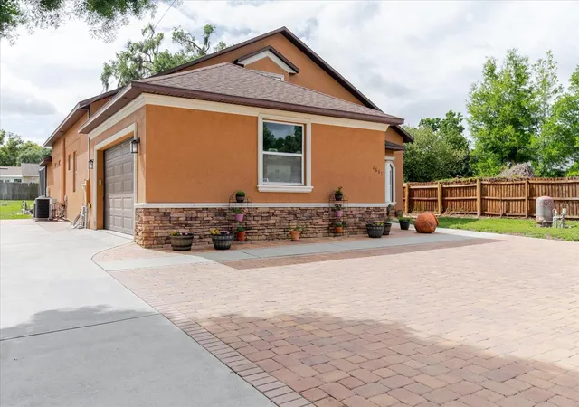 3rd image of 2603 Bismark Dr, Valrico, FL 33596 | MLS# TB8496698