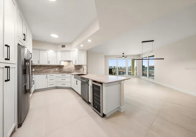 Listing Photo 5 - Condo for sale in building located at 1170 Gulf Blvd, Clearwater, FL 33767 - Unit #1004